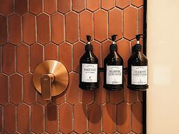 Heiss Hotel By Jalo