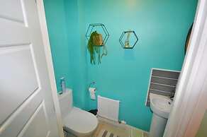 Milton Keynes Retreat - 4 Bedroom Luxury House