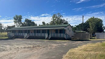 Charleville Cattle Camp Hotel