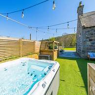 Kirkton Family Farmhouse With Hot Tub Alford Aberdeenshire