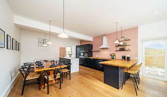 Kirkton Family Farmhouse With Hot Tub Alford Aberdeenshire