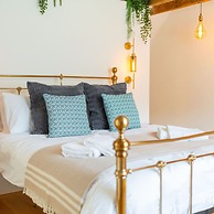 Kirkton Family Farmhouse With Hot Tub Alford Aberdeenshire