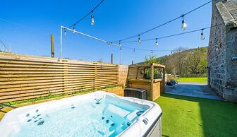 Kirkton Family Farmhouse With Hot Tub Alford Aberdeenshire