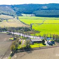Kirkton Family Farmhouse With Hot Tub Alford Aberdeenshire