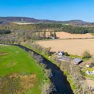Kirkton Family Farmhouse With Hot Tub Alford Aberdeenshire