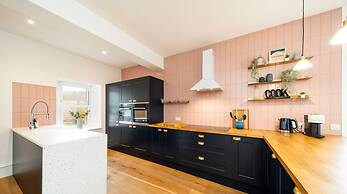 Kirkton Family Farmhouse With Hot Tub Alford Aberdeenshire