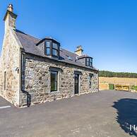 Kirkton Family Farmhouse With Hot Tub Alford Aberdeenshire