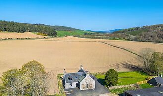 Kirkton Family Farmhouse With Hot Tub Alford Aberdeenshire