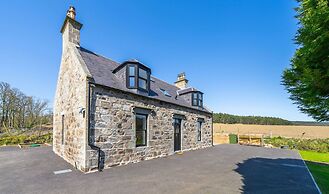 Kirkton Family Farmhouse With Hot Tub Alford Aberdeenshire