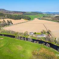 Kirkton Family Farmhouse With Hot Tub Alford Aberdeenshire