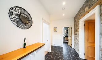 Kirkton Family Farmhouse With Hot Tub Alford Aberdeenshire