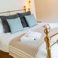 Kirkton Family Farmhouse With Hot Tub Alford Aberdeenshire