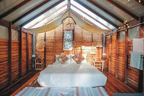 The River Runs Chiang Klang