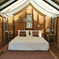 The River Runs Chiang Klang