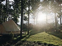 The River Runs Chiang Klang