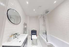 Romford Retreat - Modern 2BR Apartment