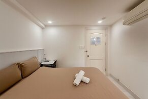 Siris Niko Residence - Self checkin