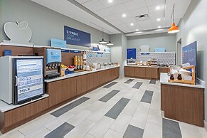 Holiday Inn Express And Suites Senatobia I 55 by IHG