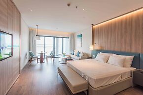 Blue Kites Residence by A La Carte