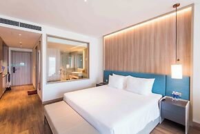 Blue Kites Residence by A La Carte