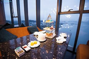 Blue Kites Residence by A La Carte