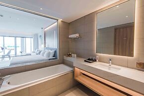 Blue Kites Residence by A La Carte