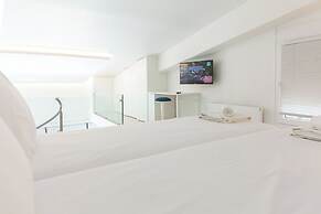 Marousi 2 Bd Luxury Living w Shared Pool