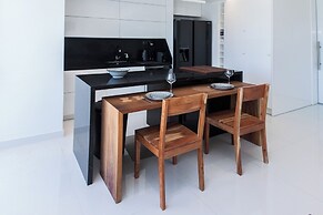 Marousi 2 Bd Luxury Living w Shared Pool