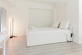 Marousi 2 Bd Luxury Living w Shared Pool