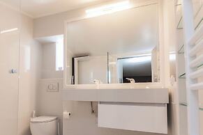 Marousi 2 Bd Luxury Living w Shared Pool