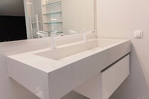 Marousi 2 Bd Luxury Living w Shared Pool