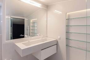 Marousi 2 Bd Luxury Living w Shared Pool