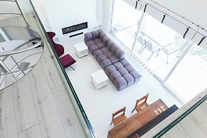 Marousi 2 Bd Luxury Living w Shared Pool