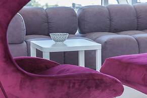 Marousi 2 Bd Luxury Living w Shared Pool