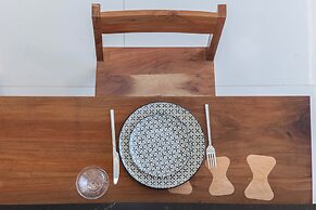 Marousi 2 Bd Luxury Living w Shared Pool