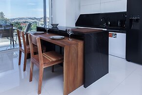 Marousi 2 Bd Luxury Living w Shared Pool