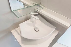 Marousi 2 Bd Luxury Living w Shared Pool