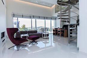 Marousi 2 Bd Luxury Living w Shared Pool