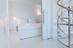 Marousi 2 Bd Luxury Living w Shared Pool