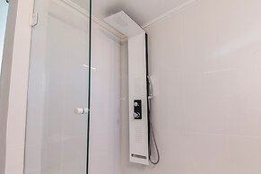 Marousi 2 Bd Luxury Living w Shared Pool