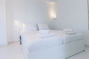 Marousi 2 Bd Luxury Living w Shared Pool