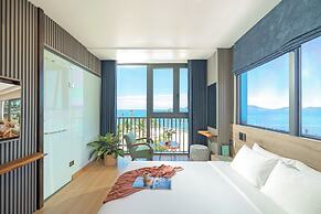 Cozy Front Beach House wid Private Beach