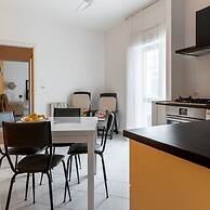 Comfy Central Apartment by Wonderful Italy