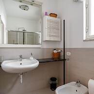 Comfy Central Apartment by Wonderful Italy