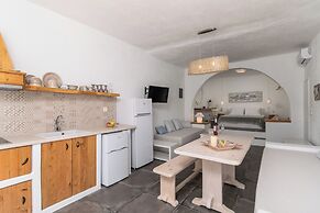 FANI DREAM SUITE 2&3 By Vilos Suites