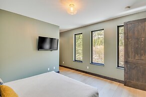 4 Mi to Dtwn: Leadville Retreat w/ Hot Tub!