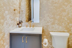 4 Mi to Dtwn: Leadville Retreat w/ Hot Tub!