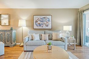 Breezy Carolina Beach Condo w/ Balcony & Pools!