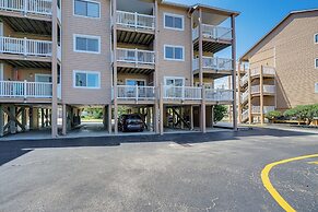 Breezy Carolina Beach Condo w/ Balcony & Pools!