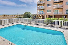 Breezy Carolina Beach Condo w/ Balcony & Pools!